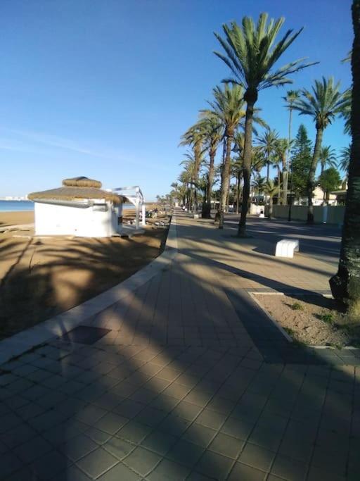 On The Coast To Relax And Work * Kartagena